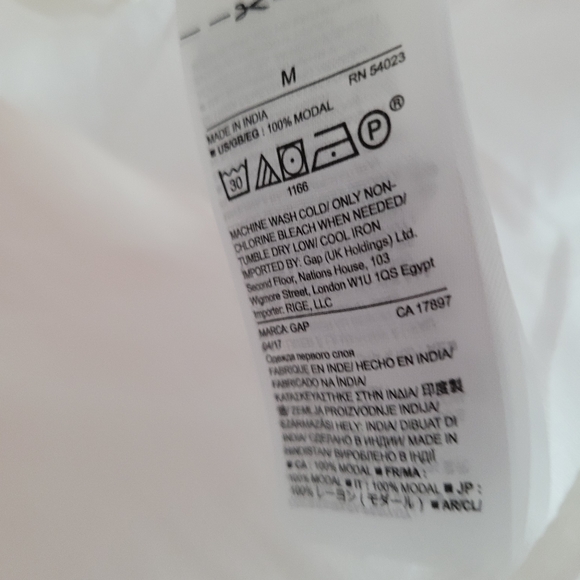 New cotton GAP TOP ( M) - Picture 2 of 5